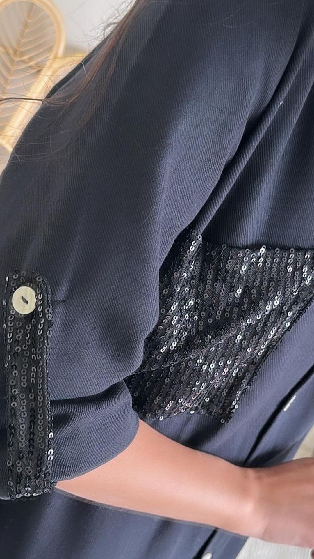 Női egysoros flitteres hajtókás ingruha