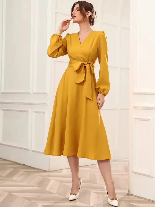 Elegáns A-vonalú átlapolt ruha