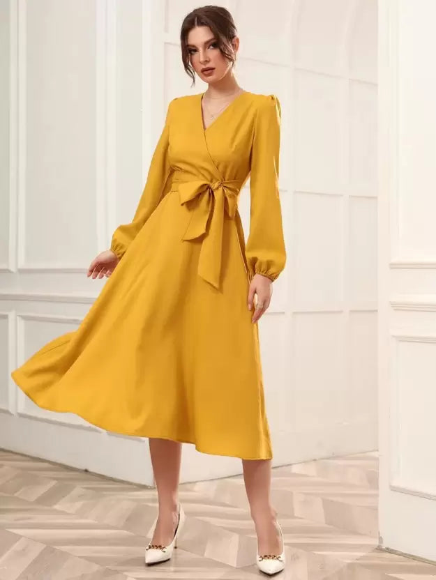 Elegáns A-vonalú átlapolt ruha