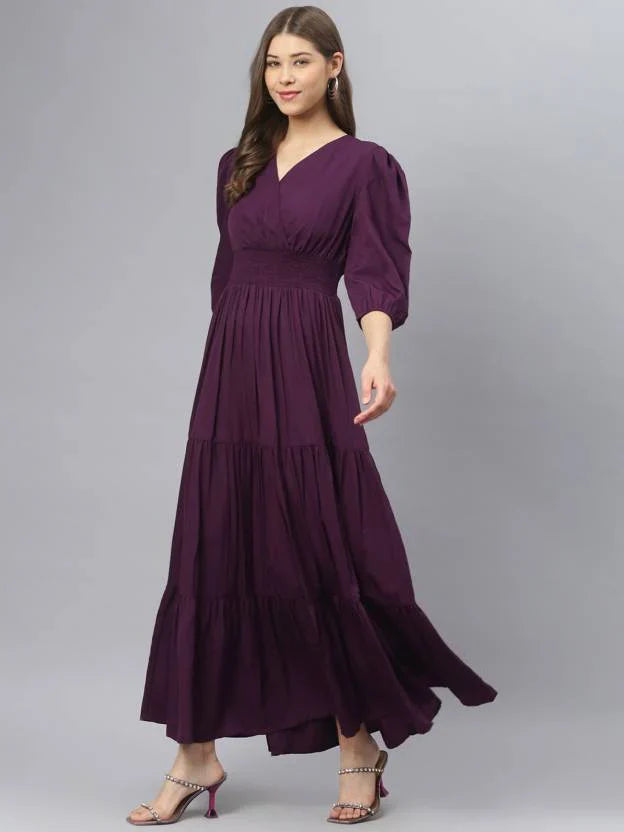 Nyári V-nyakú derekú ruha