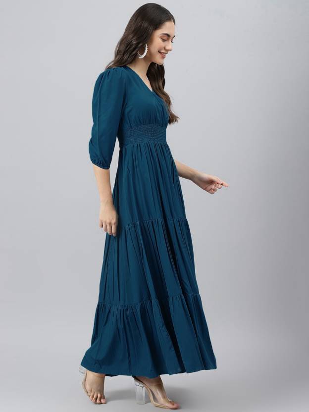 Nyári V-nyakú derekú ruha