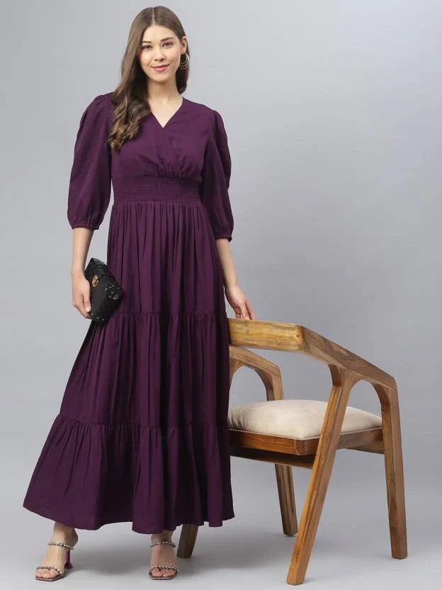 Nyári V-nyakú derekú ruha