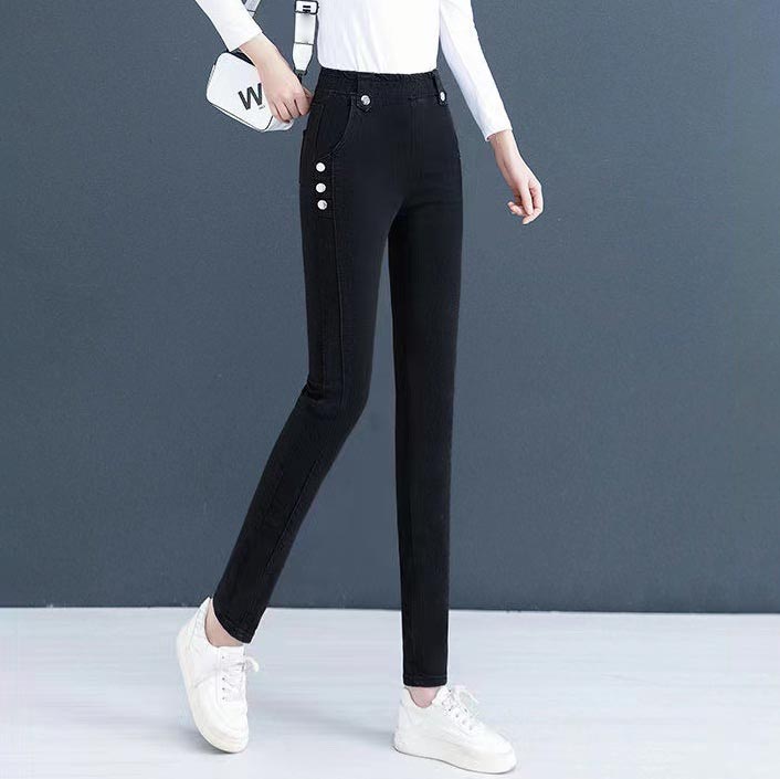 2024 Őszi és téli új vastagodó modellek női skinny farmer