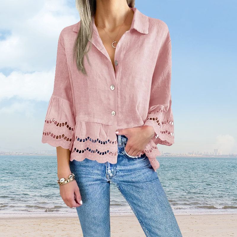 Sima blúz kiszélesedő ujjakkal, alján kivágással