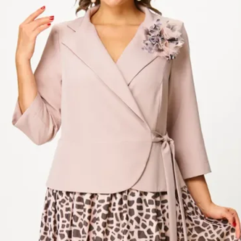 Női szett: virágmintás kabát és szoknya