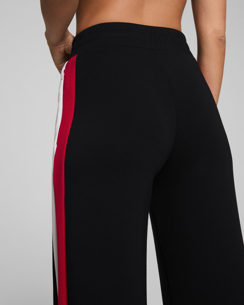 AirEssentials Colorblock széles szárú melegítőnadrág