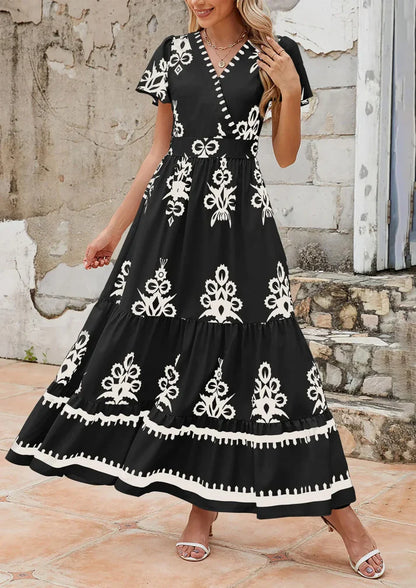 Új, V-nyakú, virágmintás ruha