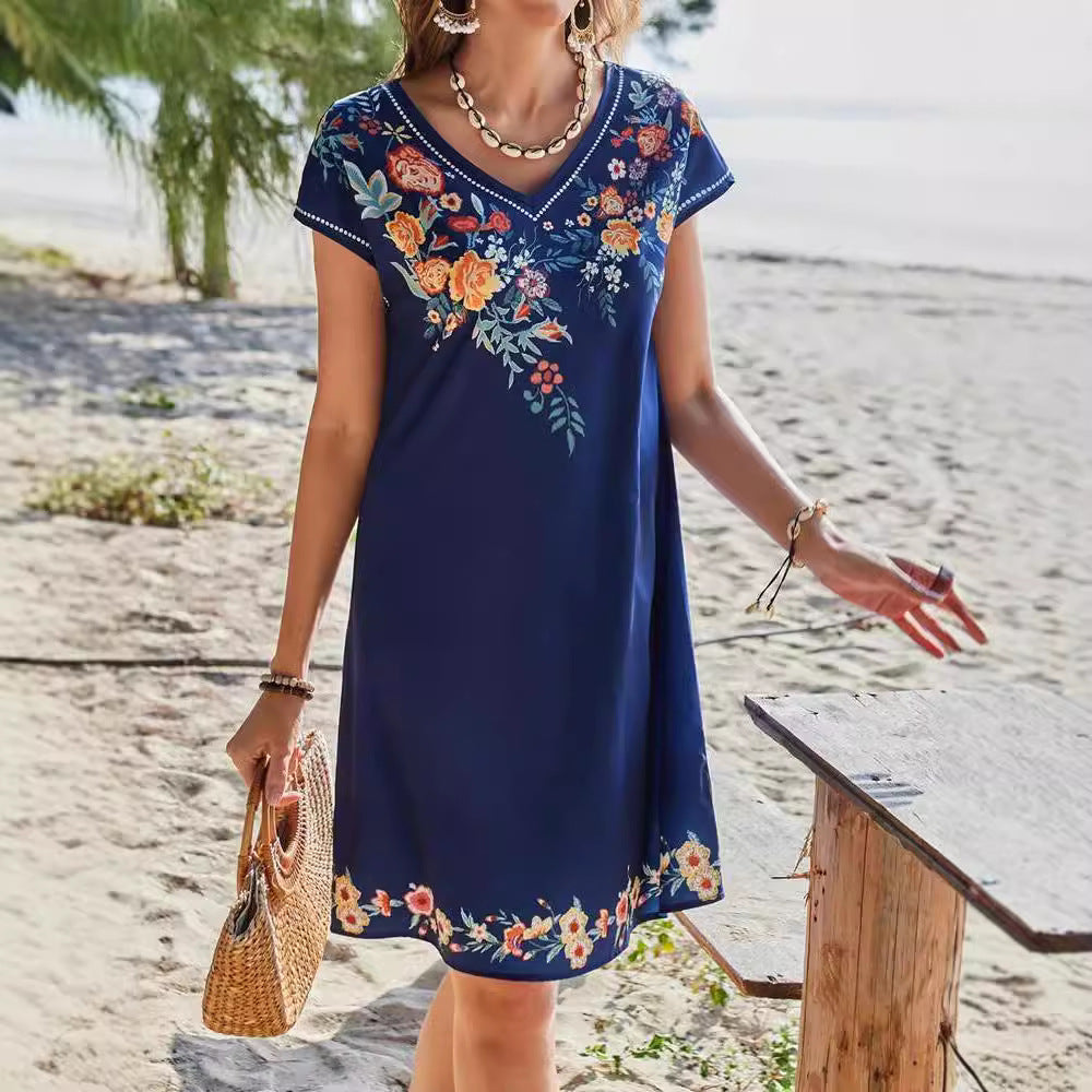 Női mintás ruha V-nyakkal