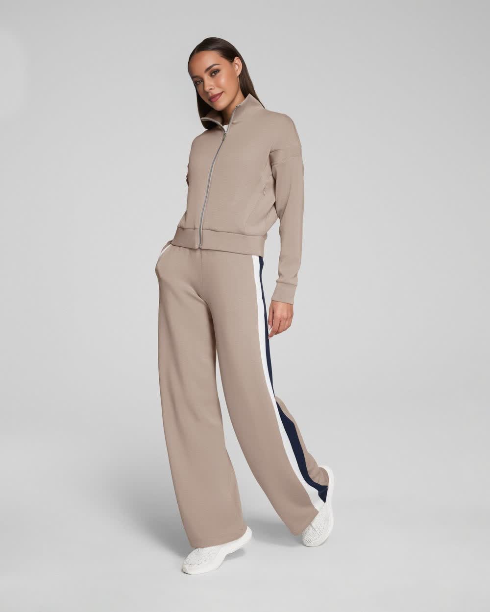 AirEssentials Colorblock széles szárú melegítőnadrág