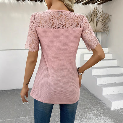 Stílusos és elegáns, áttetsző, hímzett kötött póló