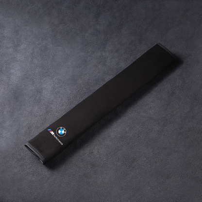 Selyembőr biztonsági övvédő - nyakvédelemmel és logóval ellátott opció（2 darab）