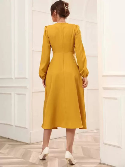 Elegáns A-vonalú átlapolt ruha