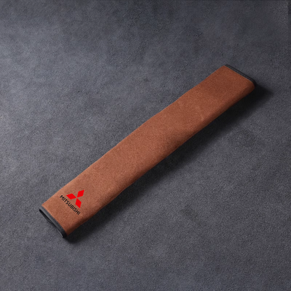 Selyembőr biztonsági övvédő - nyakvédelemmel és logóval ellátott opció（2 darab）