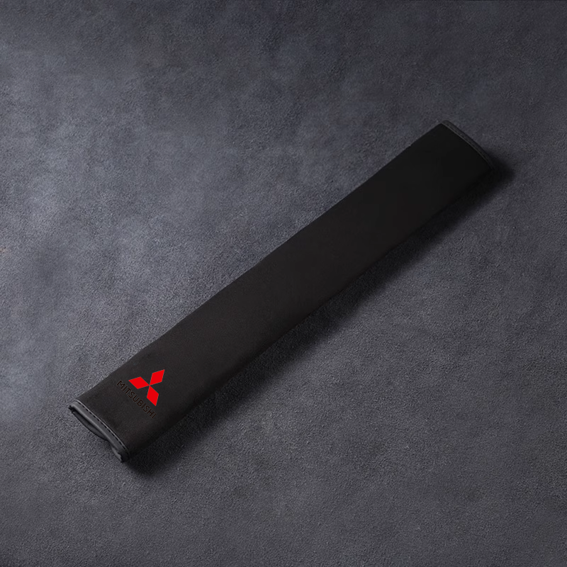 Selyembőr biztonsági övvédő - nyakvédelemmel és logóval ellátott opció（2 darab）