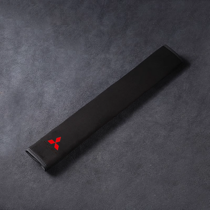 Selyembőr biztonsági övvédő - nyakvédelemmel és logóval ellátott opció（2 darab）