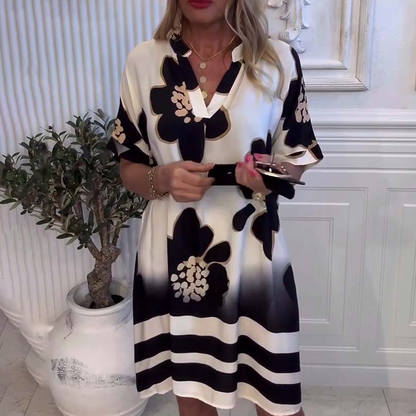 Női bő ruha V-nyakkivágással és mintával