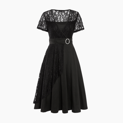 Női ruha V-nyakkal és derekat kiemelő részletekkel