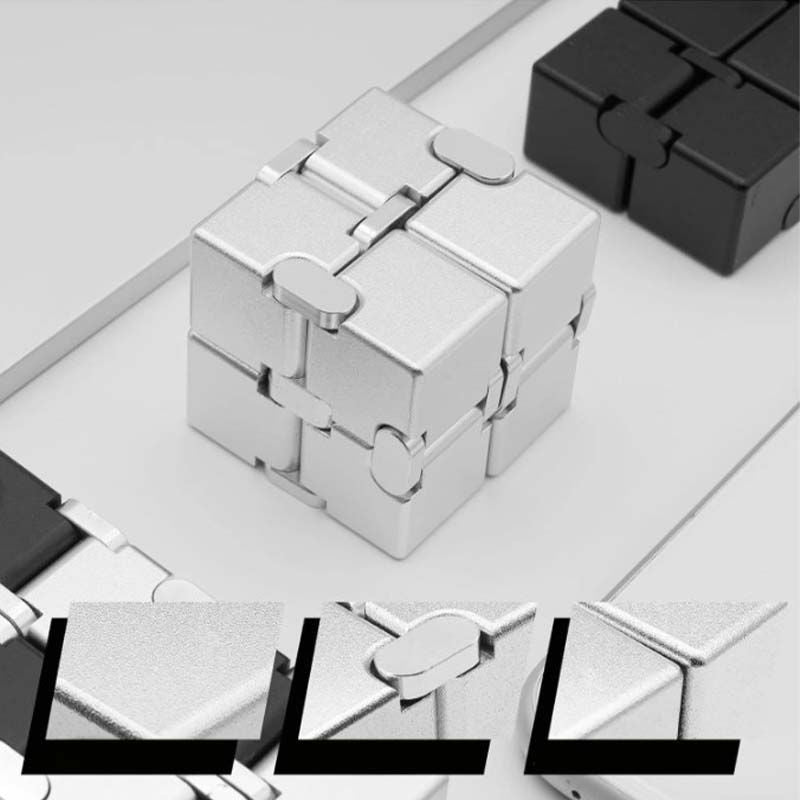 🎲 Végtelen Kocka – Szabadítsd ki a véget nem érő szórakozást! 🧠🎁