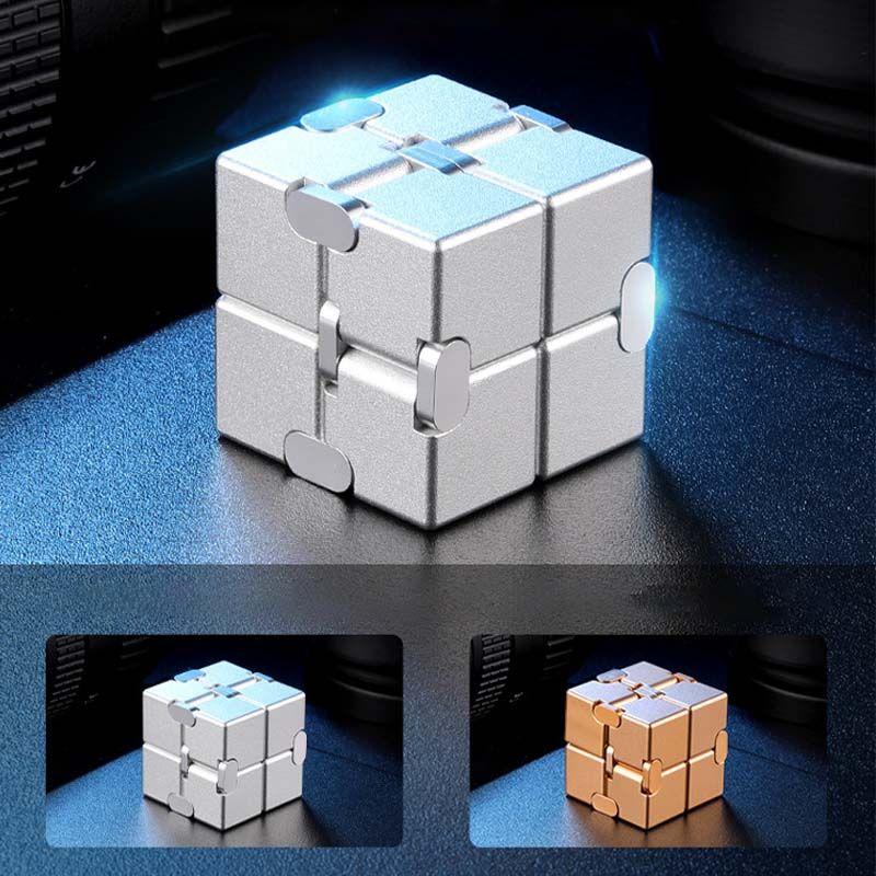🎲 Végtelen Kocka – Szabadítsd ki a véget nem érő szórakozást! 🧠🎁