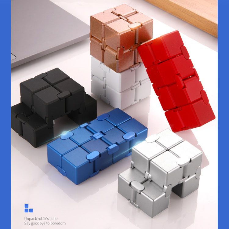 🎲 Végtelen Kocka – Szabadítsd ki a véget nem érő szórakozást! 🧠🎁