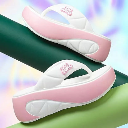🌸 👡Női nyári színes blokkos, puha talpú, vastag sarkú papucs ☀️